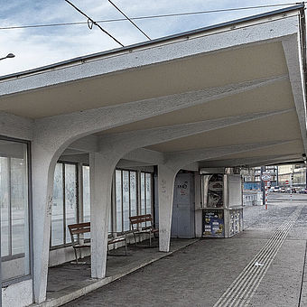 #78 Straßenbahnhaltestelle Quartier Belvedere, Format: 105x70, Gebot: 50€ (F.K.)