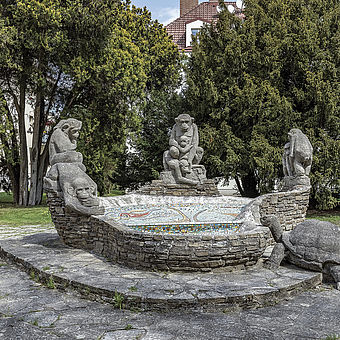 #87 Affenbrunnen im Julius-Deutsch-Hof, Format: 230x150, NOCH VERFÜGBAR - 200€