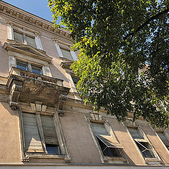 #04 Almost Triest; Höchstgebot 130,-€ (M.S-J)