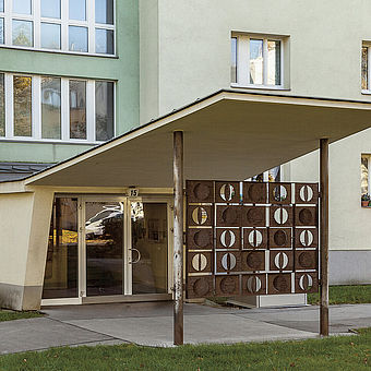 #81 Sternhaus im Marianne-und-Oscar-Pollak-Hof, Format: 105x70, 50€ (P.F.)